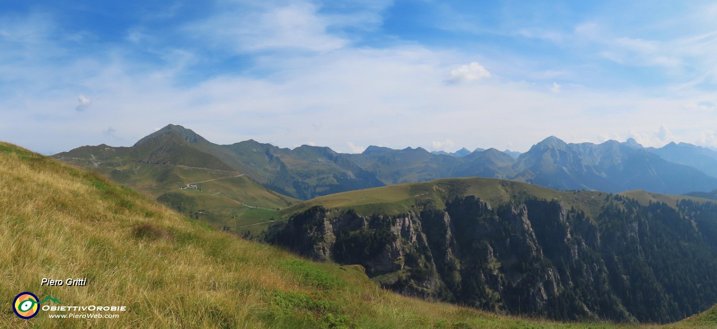 45 Vista panoramica dal San Marco-Fioraro al Pegherolo.jpg